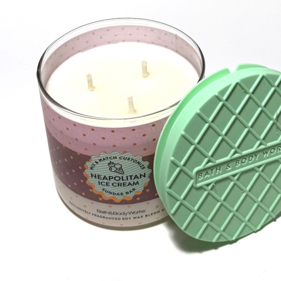 NEAPOLITAN ICE CREAM 3-Wick Candle - Picture 2 of 3